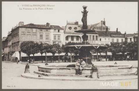 Fontaine et place d'Armes (Vitry-le-François)